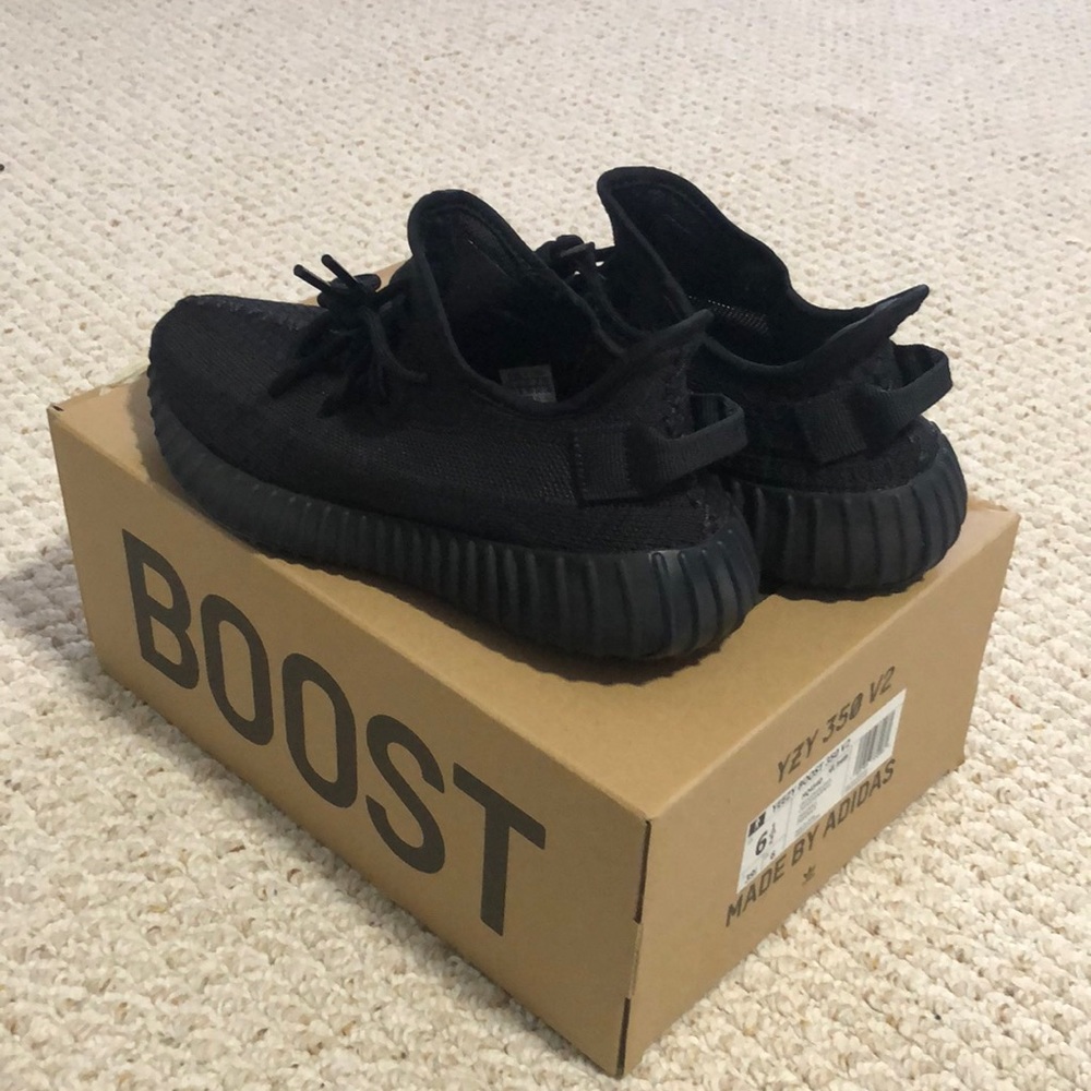 Yeezy boost 350v2 new with box size 6.5 onyx